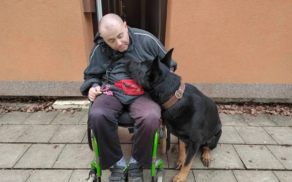 Pomozte prosím spoluobčanovi z Chvalkovic na Hané. O sbírce se můžete informovat na tomto odkaze.  https://donio.cz/pomozte-prosim-kvadruplegikovi-v-nouzi