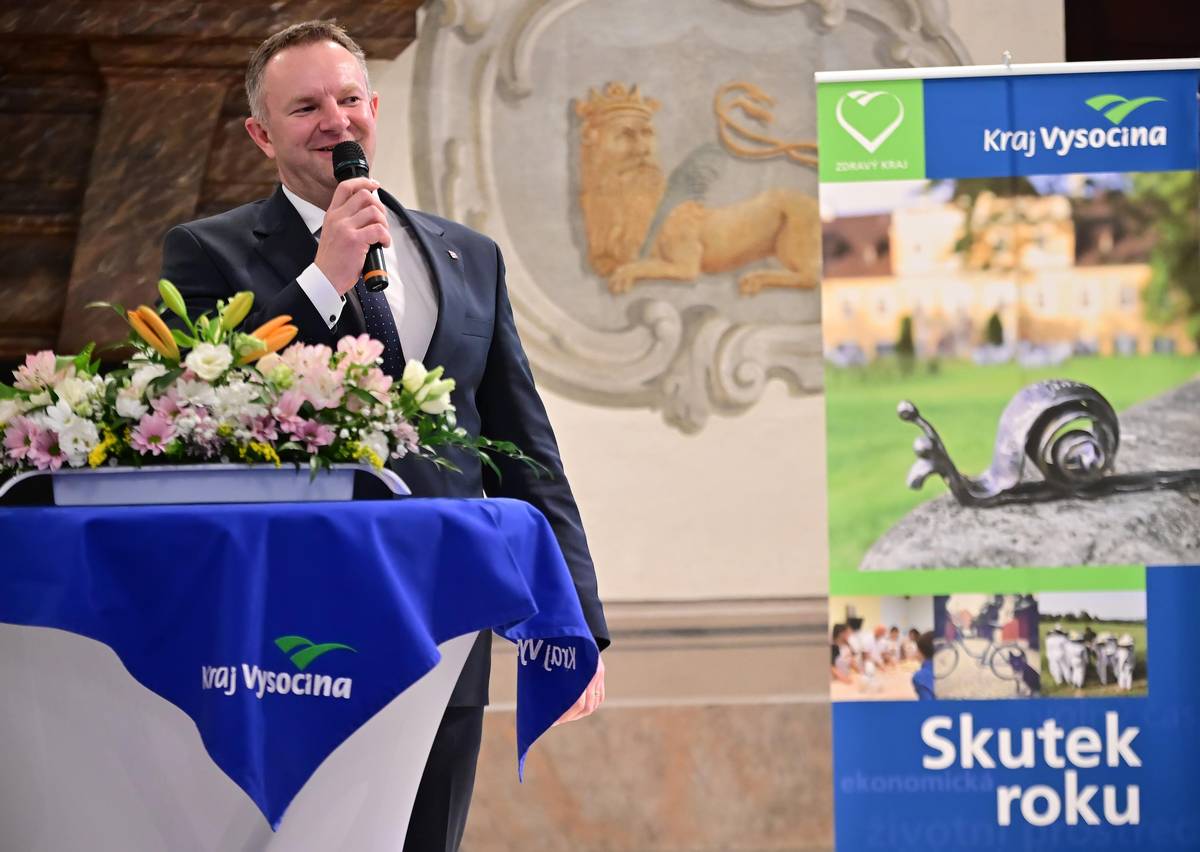 Máte kolem sebe lidi nebo organizace, které dělají svět kolem nás lepším místem? Dejte jim hlas. Vyhlašujeme už 17. ročník ankety Skutek roku a hledáme dobrovolné aktivity, které v roce 2025 pomohly regionu, lidem i přírodě. Koho můžete nominovat? Fyzické osoby v oblastech: • sociálně-zdravotní • životní prostředí a zemědělství • volný čas dětí a mládeže • poradenství, osvěta a vzdělávání Právnické osoby ve stejných oblastech + ekonomická oblast. Nominace přijímáme do 31. ledna 2026. Nominační formulář a další informace k anketě naleznete zde. Pomozte zviditelnit dobré skutky, které by neměly zůstat bez povšimnutí.