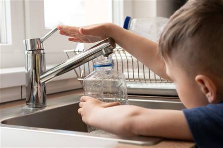 Vážení odberatelia tepla, na základe doručenej informácie od spoločnosti Stredoslovenská distribučná, a.s., Vám oznamujeme, že dňa 3. 2. 2026 v čase od 7.45 hod. do cca 15.30 hod. dôjde z dôvodu plánovaných prác na zariadení distribučnej sústavy spoločnosti Stredoslovenská distribučná, a.s., k prerušeniu dodávky elektriny na technológii, ktorou spoločnosť dodáva teplo do bytových domov.