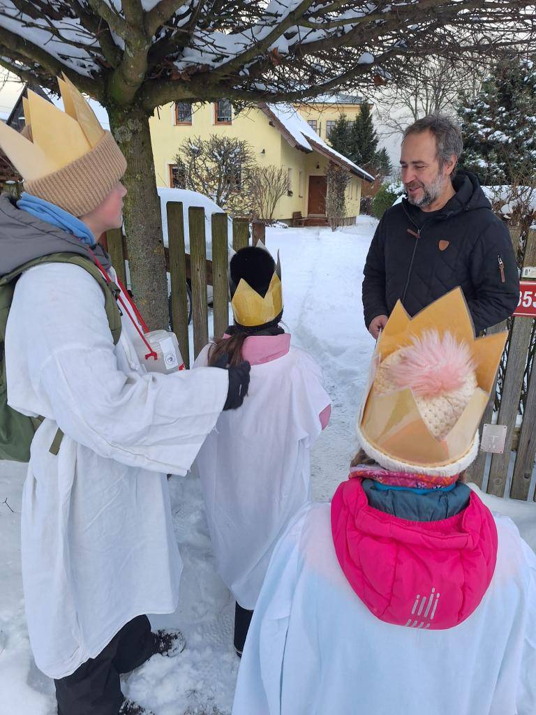 S velkou radostí a hrdostí Vám oznamujeme, že proběhlo sčítání obsahu kasiček z rádelské Tříkrálové sbírky.  Vybrali jsme rekordní částku 44 259 Kč!