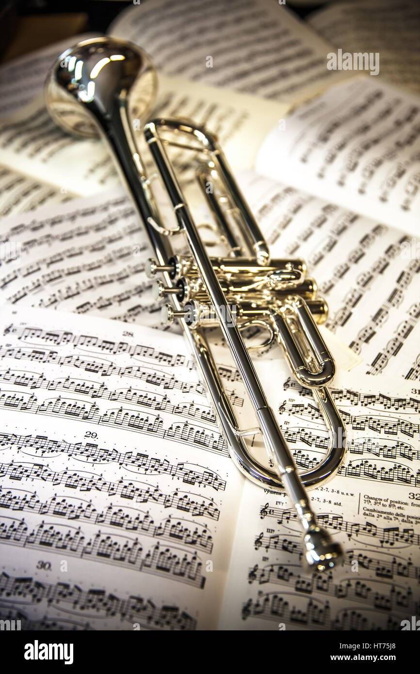 Obecná knižnica v Starom Tekove Vás pozýva dňa 25.01.2026 o 15,00 hod. na Nedeľné popoludnie s operou v knižnici. Počas výnimočného nedeľného popoludnia MUDr. Miloš Poprac predstaví známe aj menej známe operné diela prostredníctvom hudobných ukážok a obrazovej projekcie. Spoločne objavíme silu hlasu, príbehov a hudby.