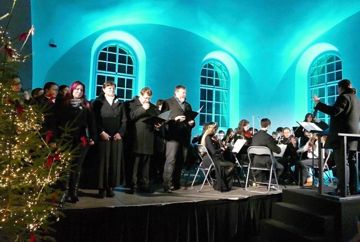 Sice už je vánoční čas za námi, ale chceme se s vámi podělit o velikou radost, kterou bylo nastudování České mše vánoční našimi žáky a obyvateli městyse Jince. To vše zásluhou p. uč. Aleny Packové a za podpory Huti Barbory a obce Jince. Podívejte se na záznam...