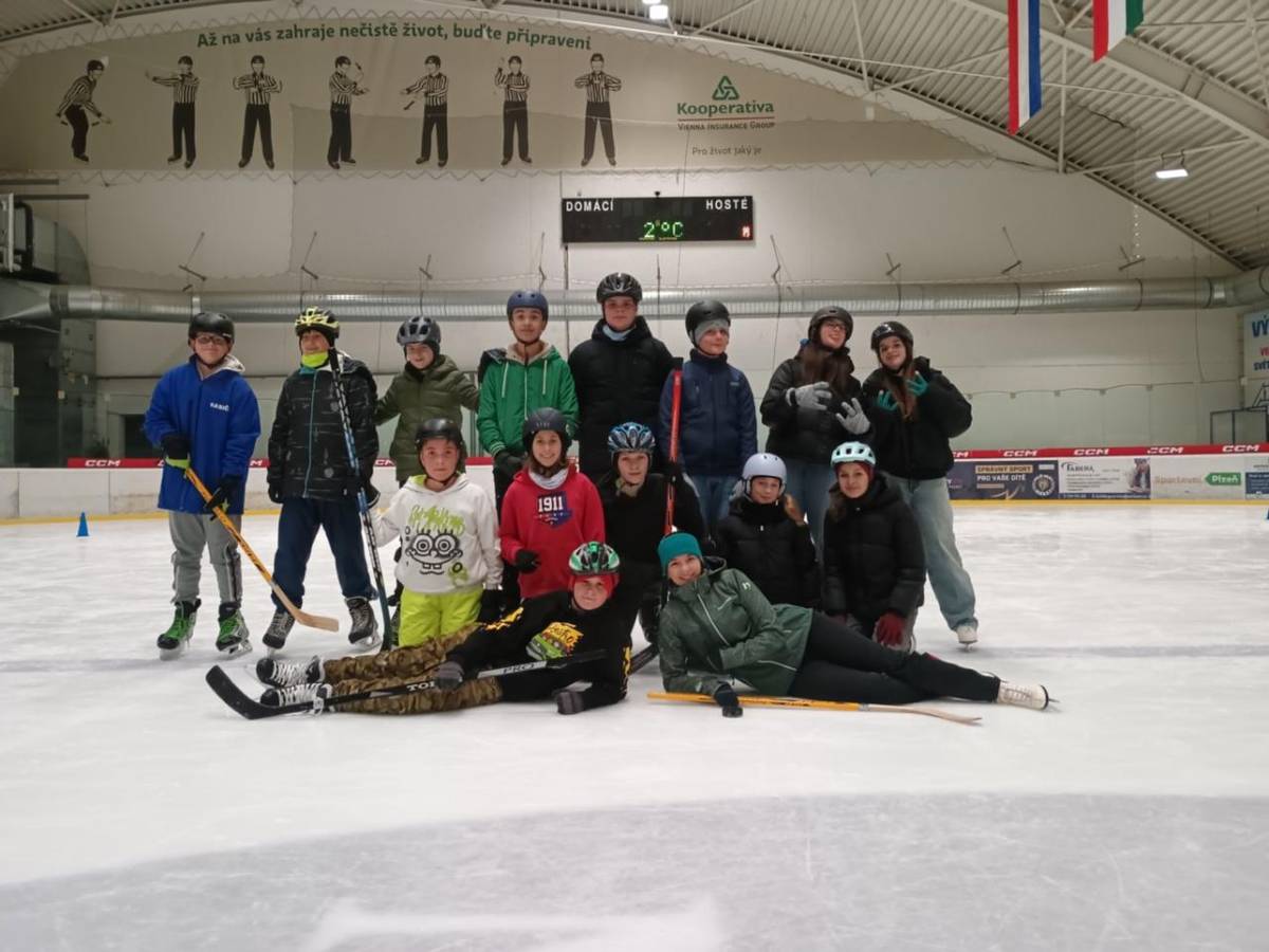 Předvánoční bruslení v Kooperativa Aréně.