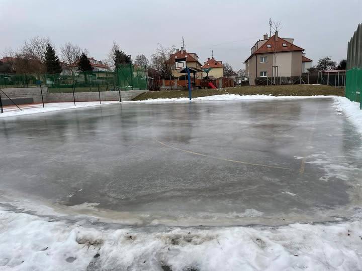 Dnes bude otevřeno cca 14:00–17:00, další dny pak dle povětrnostních podmínek.  Těšíme se na vás!