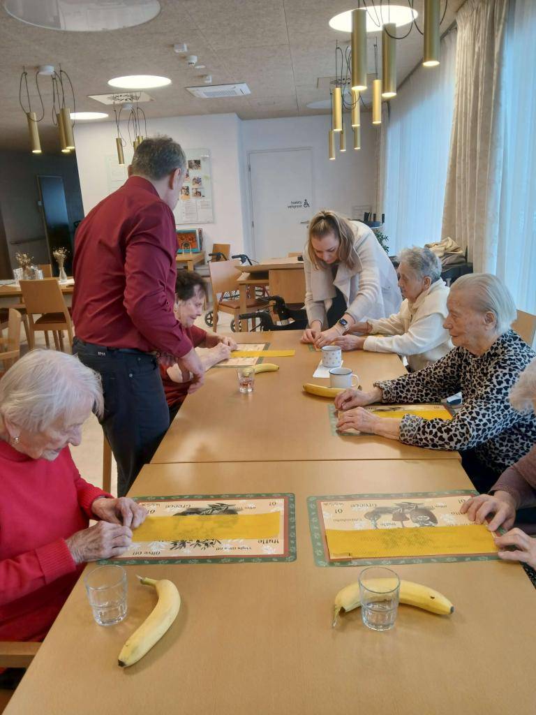 V Domově pro seniory Oblouková se uskutečnila velmi příjemná a poučná přednáška na téma včely a med.