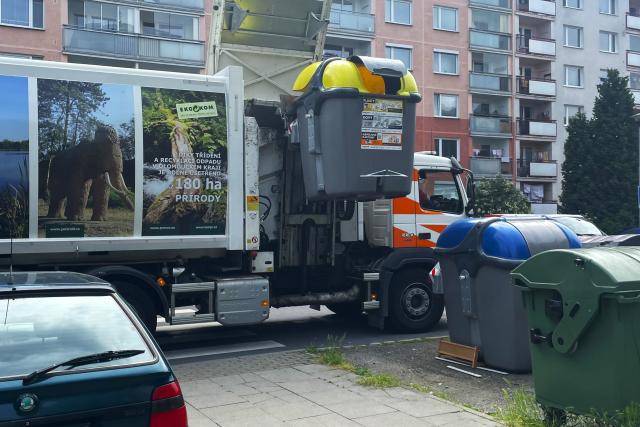 Zajistit podnikatelům dostupné, legální a kontrolovatelné řešení nakládání s odpady a zároveň stabilizovat financování městského odpadového hospodářství – to je cílem připravovaného projektu Zapojení podnikatelů do systému odpadového hospodářství města. Projekt reaguje na dlouhodobý problém, kdy část podnikatelských odpadů končí v obecním systému určeném pro občany, aniž by byla řádně evidována a zpoplatněna.                               Číst dál...