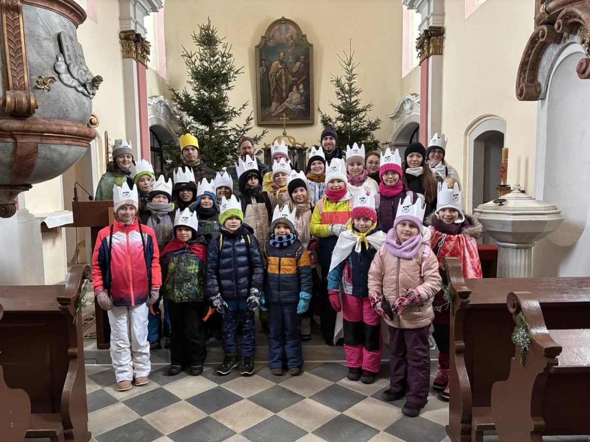 14. ledna skončil další ročník Tříkrálové sbírky.  V Bravanticích bylo do osmi pokladniček vybráno 49 020 Kč.  Děkujeme koledníkům, kteří se i v mrazu okolo −10 °C vydali do ulic obce a zpěvem či recitací tříkrálových koled přinášeli radost jejím obyvatelům.