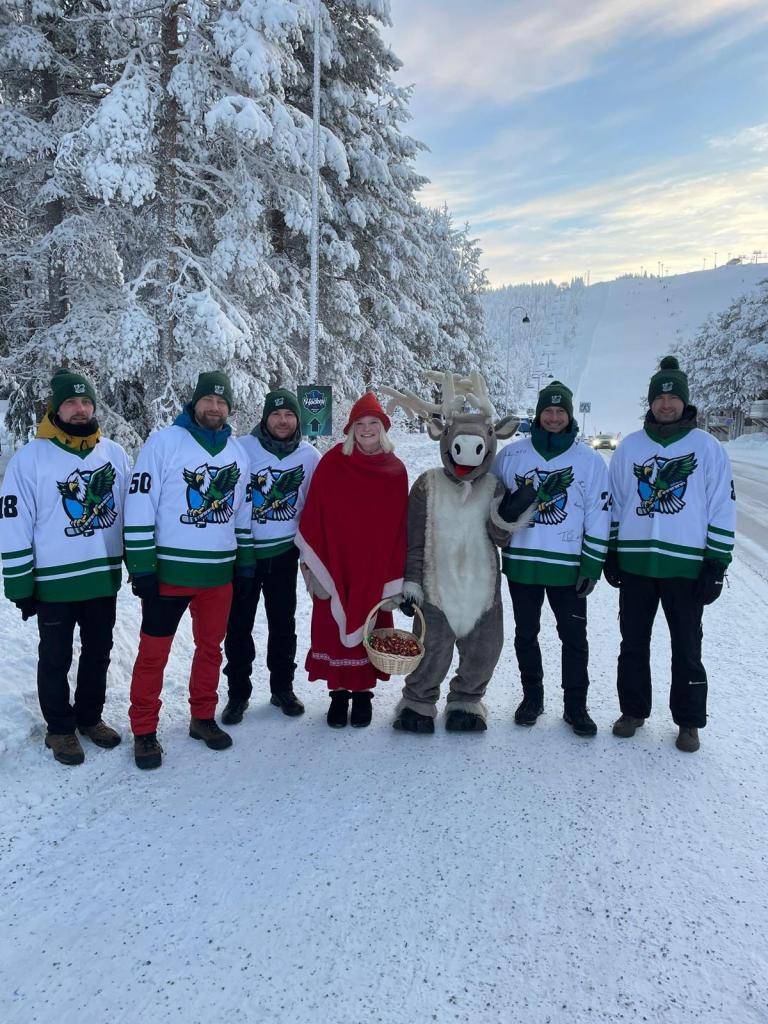Levi (Finsko) – Extrémní mrazy, nerovný led a dramatické momenty na hřišti. Takový byl letošní světový šampionát v rybníkovém hokeji ve finském Levi, kterého se zúčastnil i český tým HC Jestřábi. Tým dokázal postoupit ze základní skupiny z prvního místa a odváží si zážitky, na které se nezapomíná.
