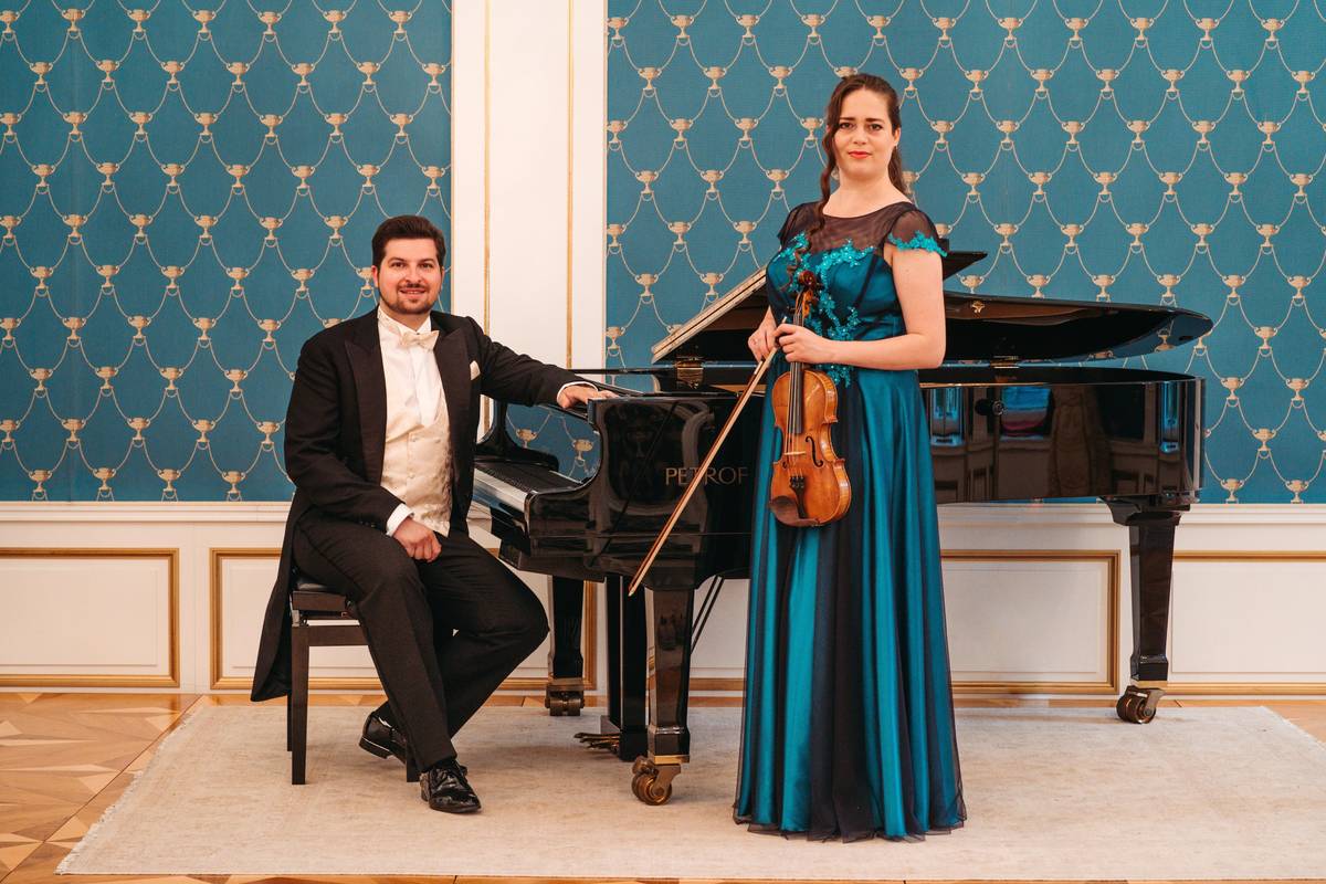 🎶 Novoroční koncert klasické hudby Sobota 31. ledna 2026 | 18:00 Obecní dům Horní Bečva Účinkují: Daniela Grygarová – housle Adam Grygar – klavír Program: Virtuózní skladby a filmové melodie autorů: ABBA • Brahms • Cohen • Dvořák • Monti • Morricone • Paganini • Sarasate • Svoboda • Williams • a další Vstupné: 150 Kč Předprodej: 🎫 smsticket 📚 Knihovna Horní Bečva ☎️ 571 645 249