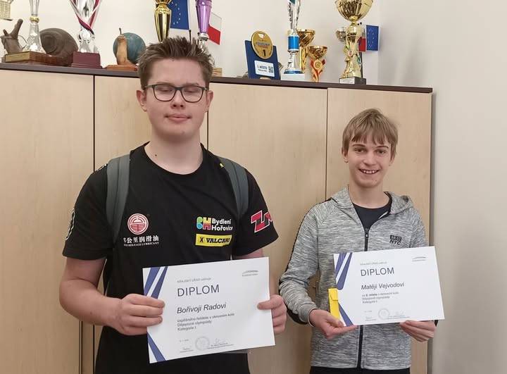 V okresním kole olympiády z dějepisu  máme vynikající umístění.