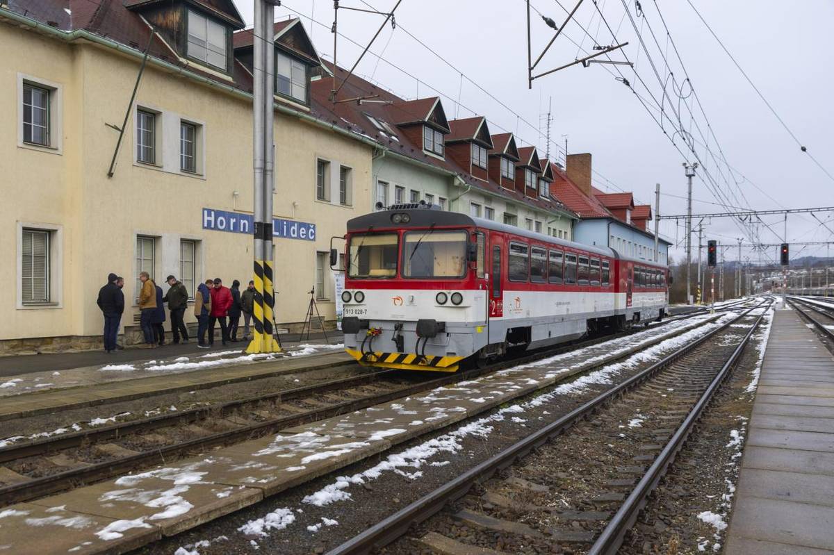 Kvůli návaznosti na rychlíky dojde k drobným časovým úpravám spojů linky 502 do Lačnova a linky 101 do Valašské Senice.