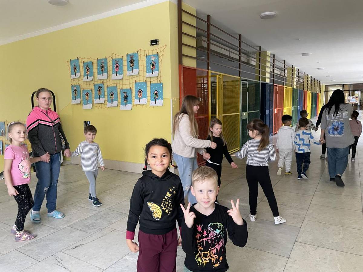 Ještě před konáním dne otevřených dveří navštívily naši školu všechny kadaňské mateřské školy. Předškoláci tak měli možnost nahlédnout do běžného chodu školy a seznámit se s prostředím, které je od září čeká.