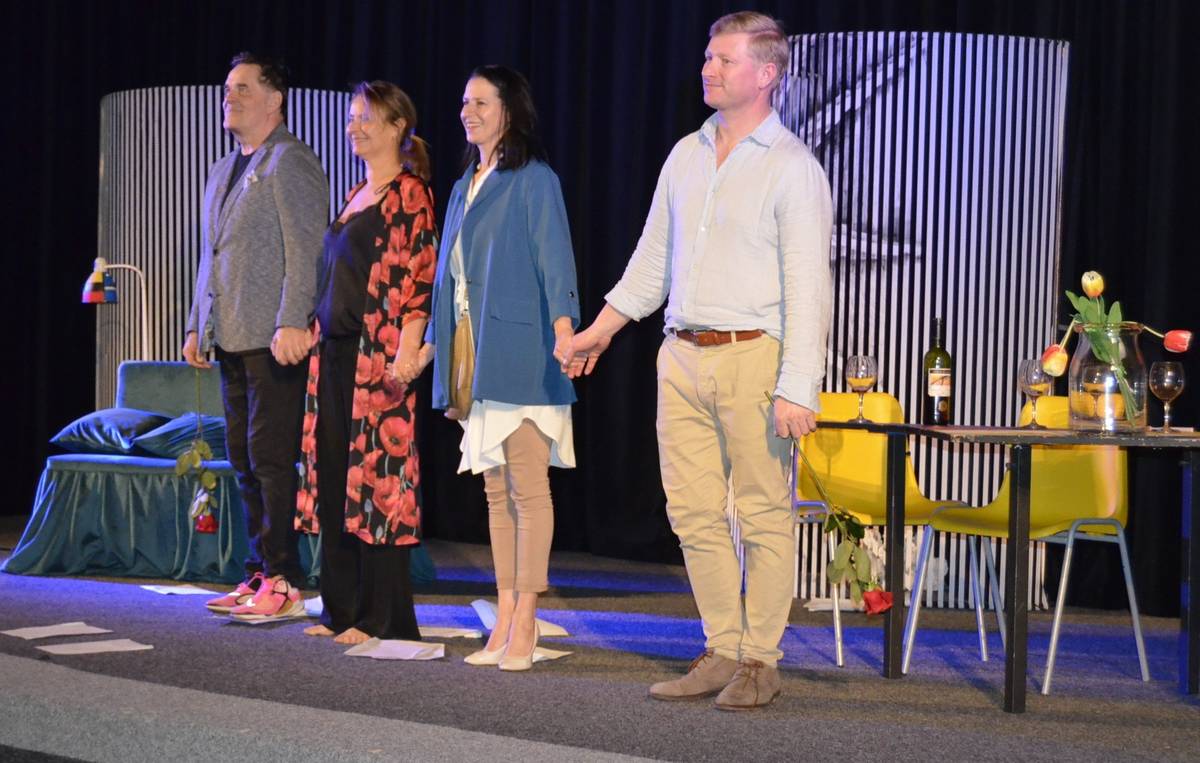 Kulturní zařízení města Meziboří včera uvedlo komedii Agentury Harlekýn Co to píšeš, miláčku?  Svižná komedie plná vybroušených dialogů a výborných hereckých výkonů přispěla k příjemnému kulturnímu večeru