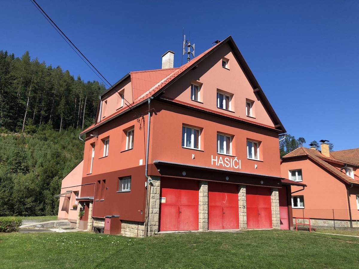 Dne 4.2.2026 v době od 08:00 do 11:00 hodin bude budova Zdravotního střediska Bystřička z důvodu opravy elektroinstalace uzavřena. Omezena bude pouze provozní doba zubní ordinace MDDr. Baníka. Odpolední provoz praktické lékařky MUDr. Pařenicové nebude omezen. Děkujeme za pochopení.