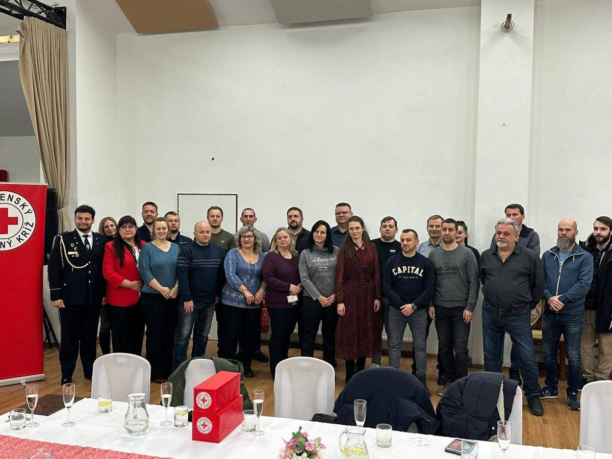 Dávať je viac ako prijímať.  A čo cennejšie sa dá darovať ako krv, ktorá zachraňuje životy? Tieto nezištné činy sa nedajú len tak oceniť, ale môžeme aspoň skromne poďakovať.