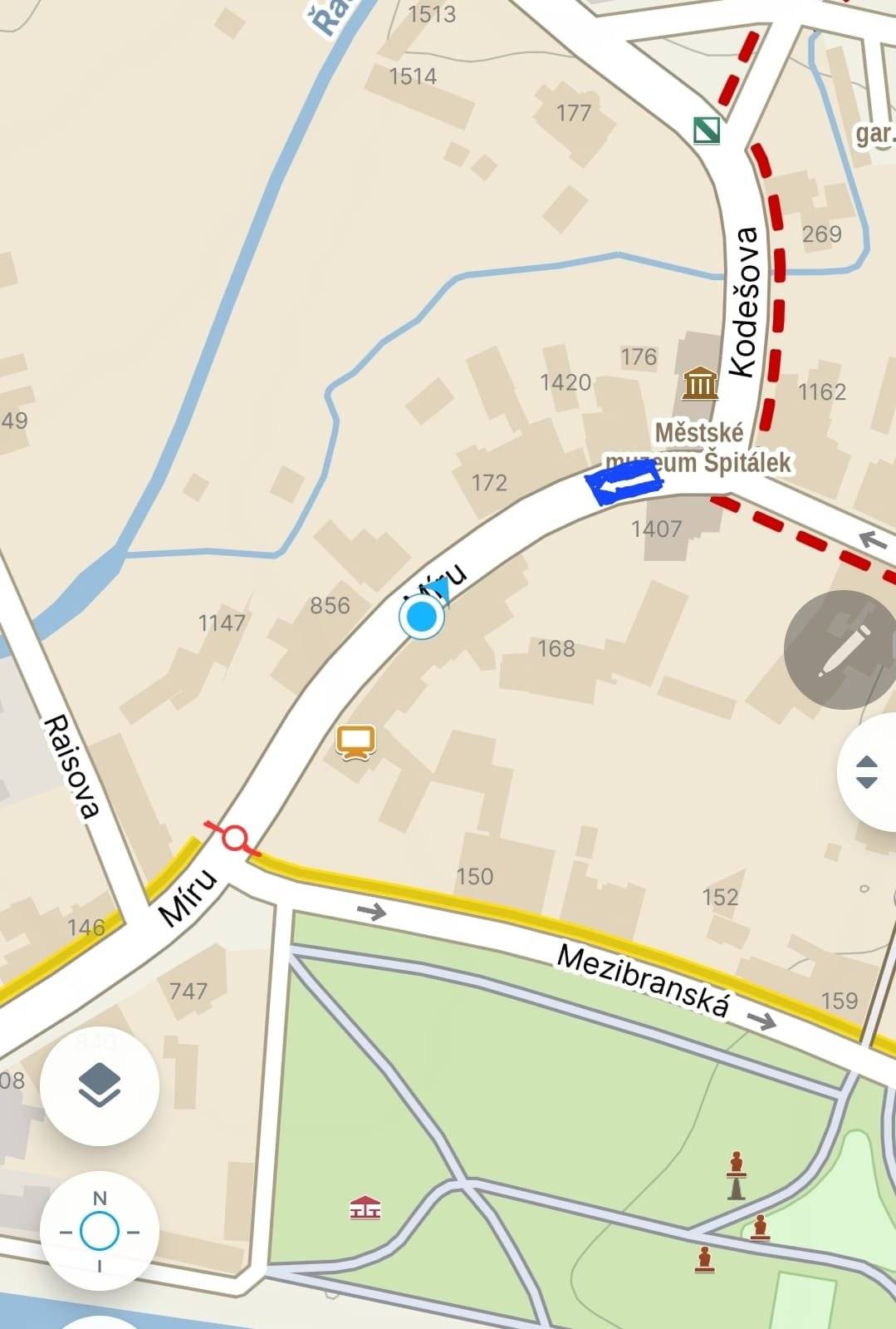 🚗Z důvodu havárie na vodovodním řadu je dnes od 8.30h do cca 14h částečně uzavřena ul. Míru (u Valdštejna). Směrem z města od křižovatky s ul. Kodešova (od Špitálku) je průjezd možný v normálním režimu, ale směrem od Liberce je ulice uzavřena před prodejnou elektra a  objíždí se přes ul. Mezibranskou, Sv. Čecha a kolem radnice. Dejte prosím pozor při průjezdu ulicí Míru na probíhající stavební práce na odstranění havárie. Děkujeme.