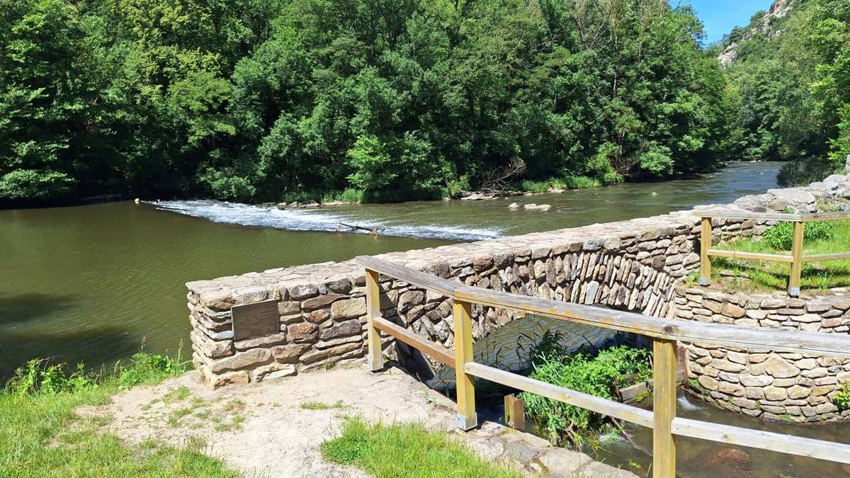 Jaro se blíží a s ním i tradiční jarní vycházky, na které vás srdečně zvou pořadatelé z A‑TOM Azimut 1403 a KČT, odbor Napajedla. Po zimním odpočinku se opět vydáme objevovat krásná místa naší země.