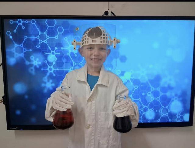 Ve středu 28. ledna 2026 se brány Základní školy Prostějov, ul. E. Valenty 52 otevřely dokořán pro všechny rodiče, budoucí žáky i přátele školy. Den otevřených dveří nabídl návštěvníkům mnohem více než jen prohlídku tříd – celá budova ožila desítkami tvořivých dílniček a interaktivních ukázek, které představily moderní tvář výuky.                               Číst dál...