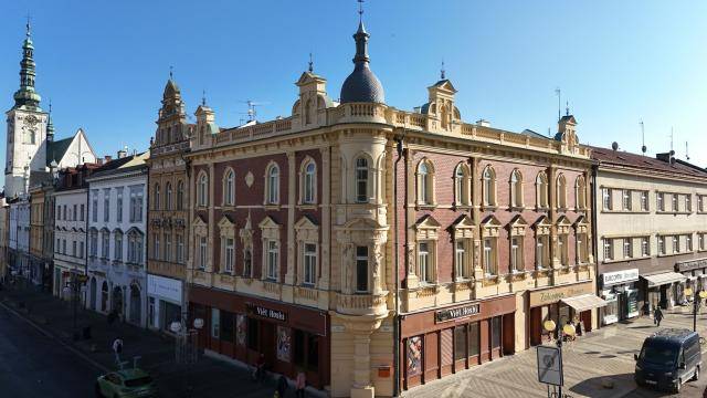 Prostějov má další důvod k hrdosti. Pavlátův dům na náměstí T. G. Masaryka 11 se stal krajským vítězem soutěže Památka roku a postupuje do celostátního kola. O nominaci rozhodla krajská sekce Sdružení historických sídel Čech, Moravy a Slezska, která zasedala v tomto týdnu v Národním památkovém ústavu na Horním náměstí v Olomouci.                               Číst dál...