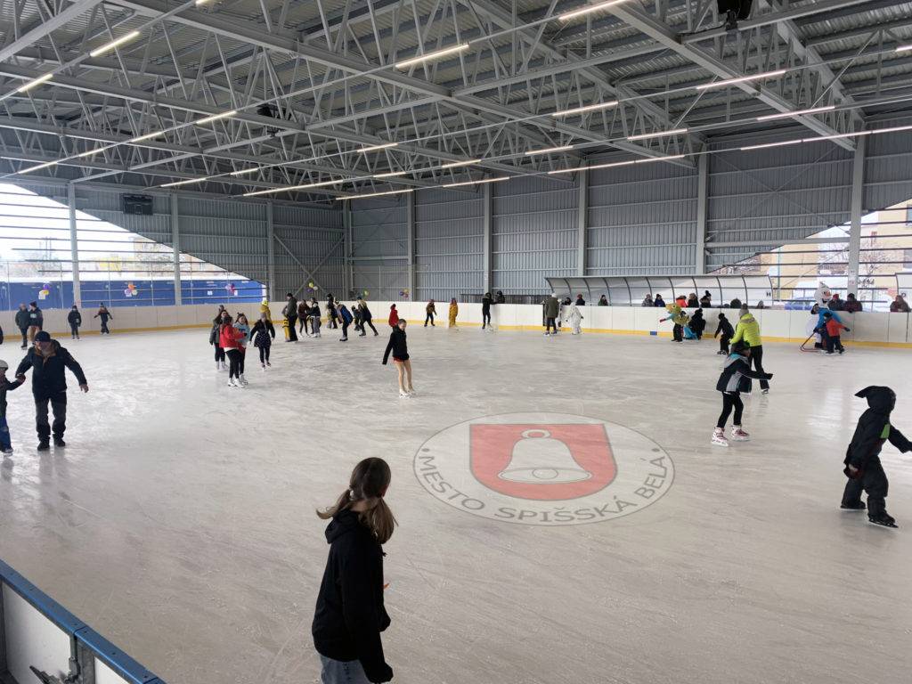 Verejné korčuľovanie od 2.2.2026 do 8.2.2026: Pondelok (2.2.2026): 10:00 – 12:00 hod. verejné korčuľovanie, 13:00 – 14:30 hod. Hokejka Puk, 15:00 – 17:00 hod. verejné korčuľovanie Utorok (3.2.2026): 15:00 – 17:00 hod. verejné korčuľovanie Streda...