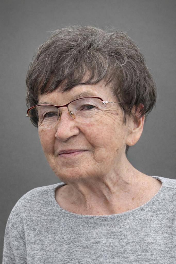 Smútiaca rodina Václavíková s hlbokým žiaľom oznamuje občanom, že dňa 29. januára 2026 v ranných hodinách po dlhej a ťažkej chorobe zomrela ich milovaná matka, stará matka, príbuzná a naša občianka Anna Václavíková vo veku 80 rokov.