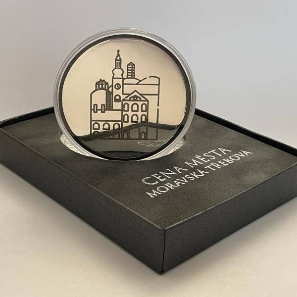 Do 28. února 2026 je možno podávat návrhy na laureáta Ceny města za rok 2025. Toto ocenění obdrží osobnost, která si podle vás za své aktivity zaslouží významné uznání. Nominaci lze odevzdávat elektronicky, písemně i osobně.      Jak nominovat?    Elektronicky na adrese: cenamesta@mtrebova.cz Datovou schránkou Osobně na sekretariátu starosty nebo v Občanském informačním centru (ul. Olomoucká)  Pro účely nominace prosím využijte formulář, který obsahuje veškeré potřebné náležitosti.  Formulář je dostupný na webových stránkách města ZDE.