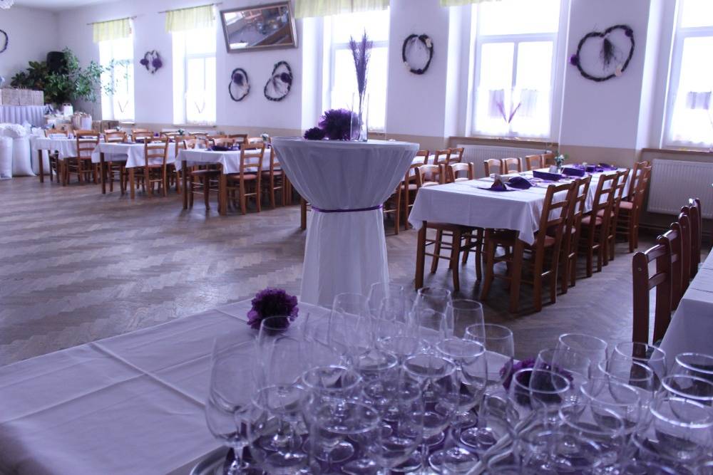 Děkuji vám všem, kteří jste se zúčastnili našeho obecního charitativního plesu. Atmosféra byla skvělá a vaše přítomnost udělala z tohoto večera nezapomenutelný zážitek.