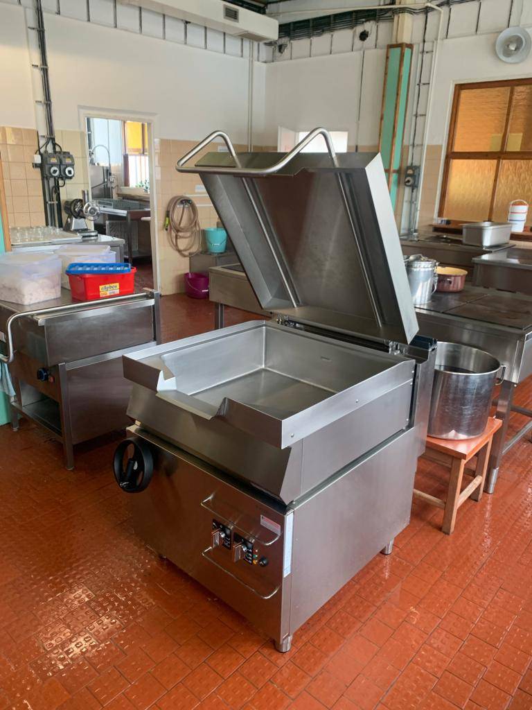 V roku 2025 sa podarilo zmodernizovať vybavenie školskej kuchyne.