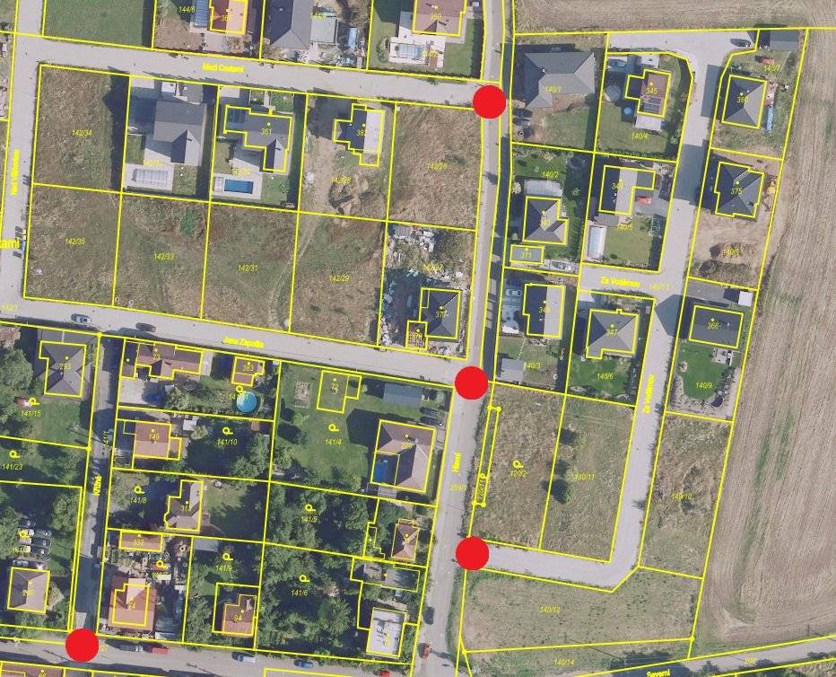 Vážení spoluobčané, v úterý 10.února 2026 bude v naší obci probíhat svoz komunální odpadu nad rámec svozů, proto Vás žádáme, abyste připravili veškerý směsný komunální odpad na místa (viz.mapa) zvýrazněna červeným puntíkem (tzv.hnízda). Firma FCC má tuto mapku také k dispozici. Prosíme, Vás o tuto spolupráci i v případě oblevy. Vělmi děkujeme OÚ Větrušice