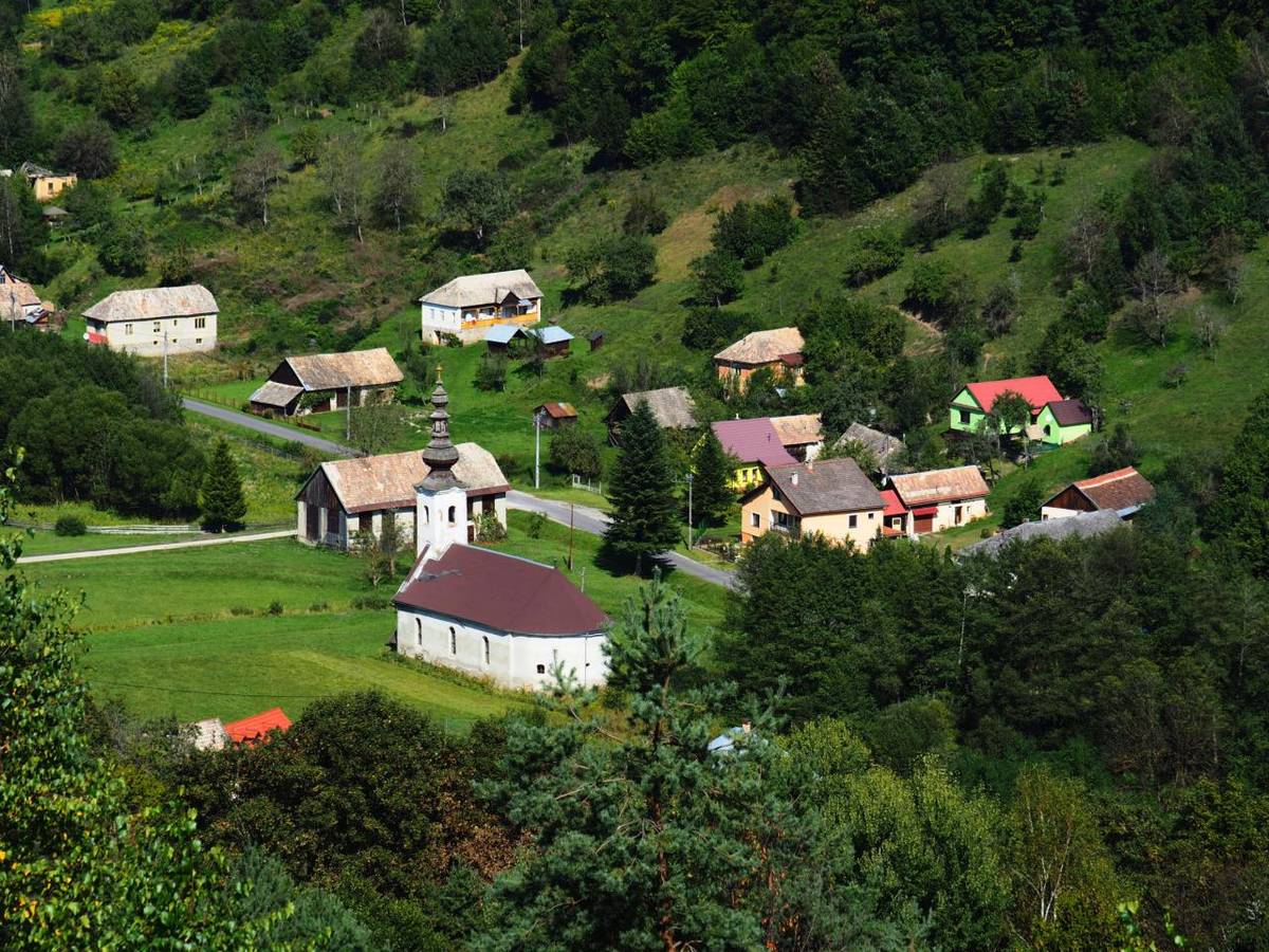 Hnúšťa,4.2.2026 - Aj keď sa členovia Výborov mestských častí (VMČ) v roku 2025 stretávali často v skromnejšom počte, ich práca mala konkrétny a viditeľný dopad na každodenný život v Hnúšti.