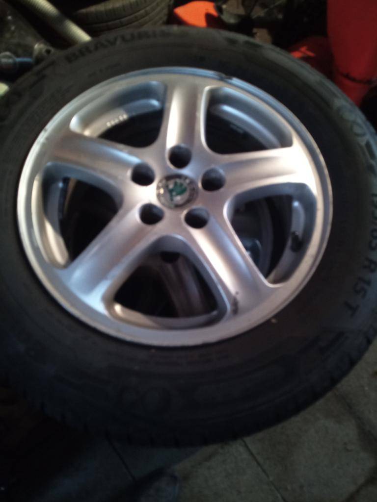 sada letních gum na Al discích Octavia I