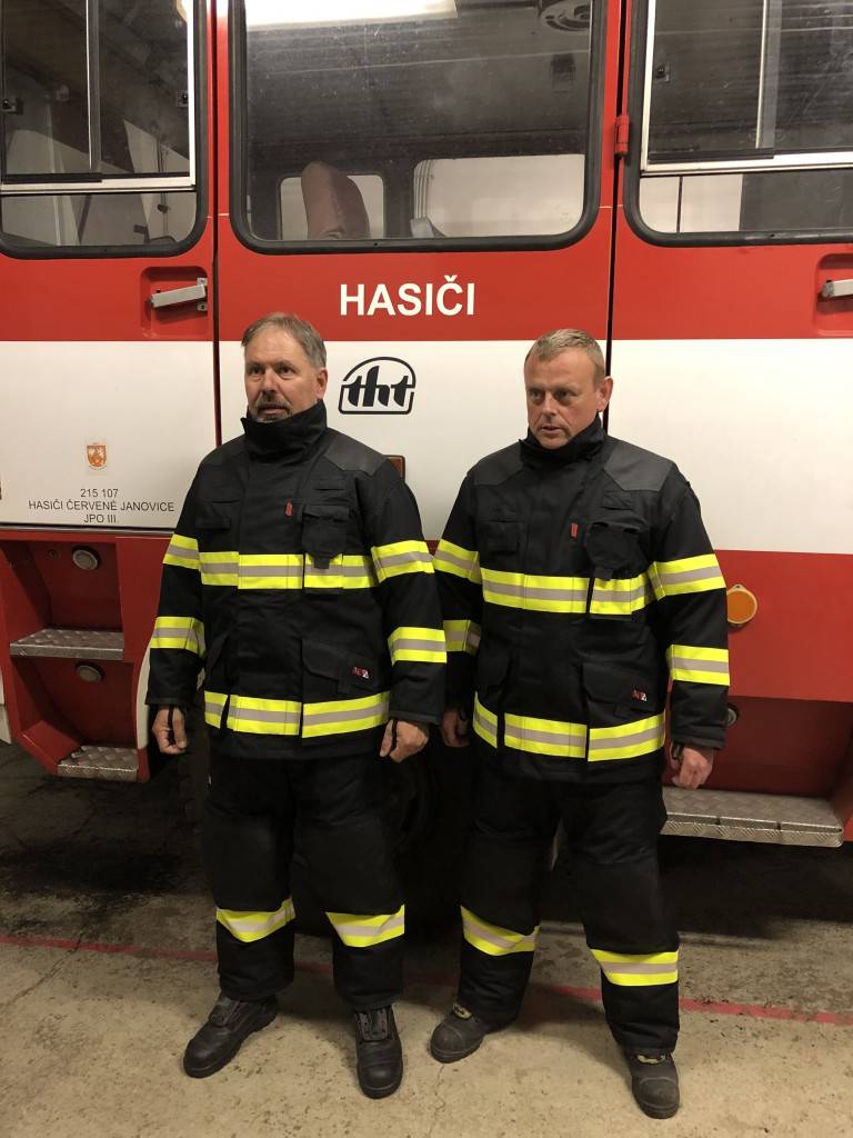 Dobrovolní hasiči mají novou výzbroj a výstroj - 15.5.2019