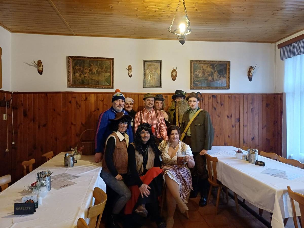 V Hospodě u řeky je vše nachystáno, těšíme se na vás, přijďte v masce nebo bez masky, přidejte se do průvodu nebo až v hospodě...