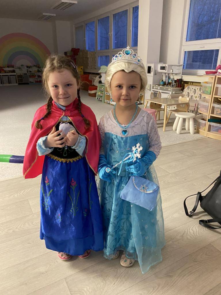 Naše školka se proměnila v pohádkové místo plné krásných masek, radosti a smíchu.