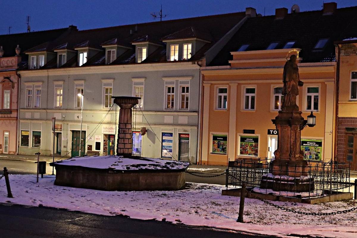 Večerní návštěva Radnic okouzlí nejednoho návštěvníka. Městečko na severu Rokycanska má přibližně 1 800 obyvatel a nabízí nevšední krásu s bohatou historií.