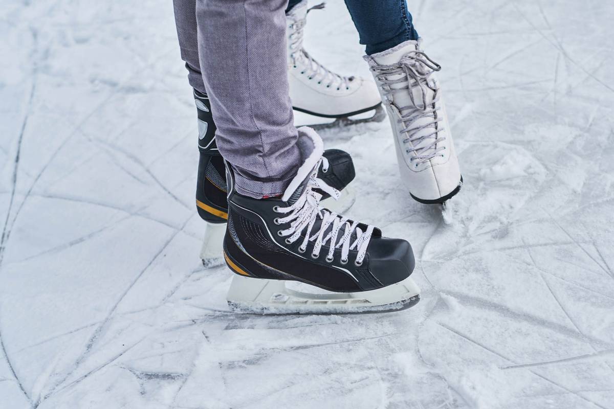 Ak sa chystáte na verejné korčuľovanie na Zimnom štadióne Pavla Demitru, upozorňujeme, že kapacita korčuľujúcich na ľadovej ploche je obmedzená na maximálne 180 osôb. Dôvodom je bezpečnosť. Vstup na štadión je umožnený vchodom č.1 (pravá strana štadióna - smerom od garáží, resp. od Opatovej). Prosíme o dodržiavanie bezpečnostných a prevádzkových pravidiel: odporúčame, aby malé deti [...]Čítať viac...