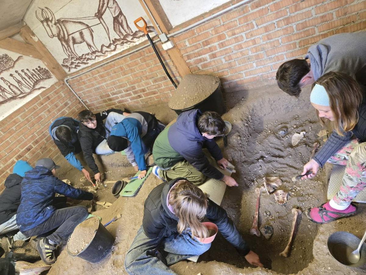 Dne 17. 10. 2025 se žáci 6.A zúčastnili interaktivní dějepisné exkurze.