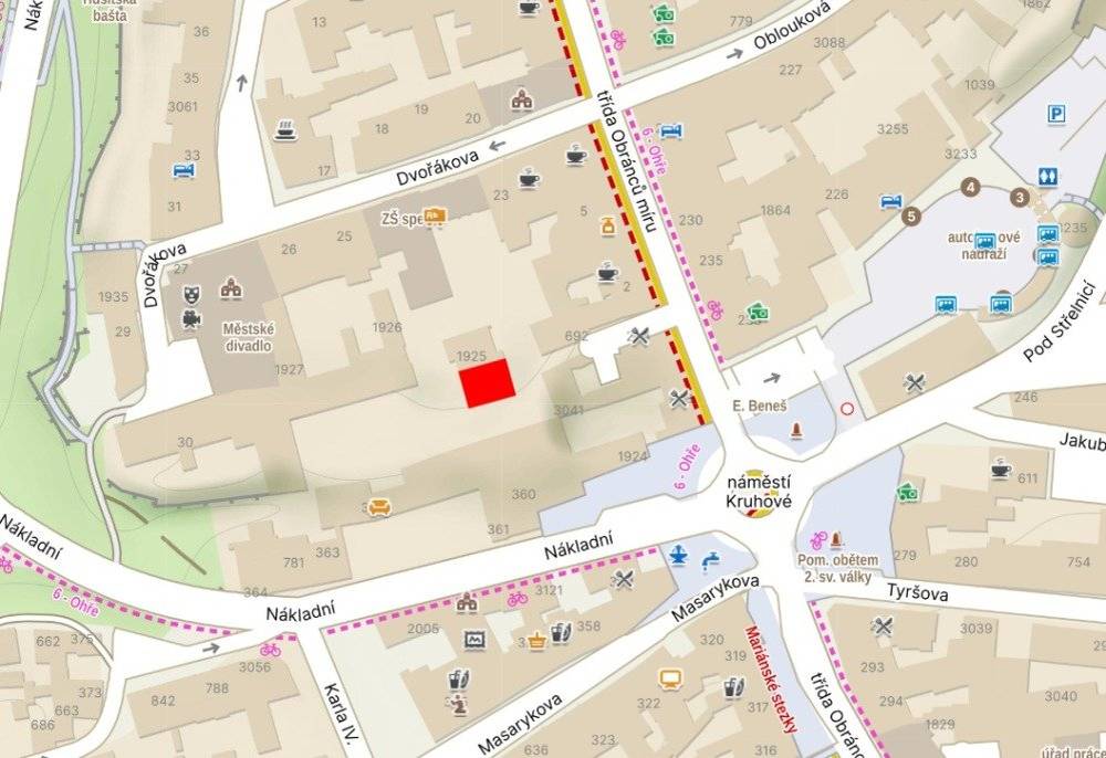 Město Žatec nabízí k pronájmu nebytový prostor v č. p. 1925 na třídě Obránců míru v Žatci. Aktuálně probíhá přestavba tohoto objektu, kdy v bývalé posádkové věznici budou vybudovány malometrážní startovací byty. Komerční nebytový prostor bude umístěn v přízemí. Předpokládaný termín zahájení provozu bude na jaře 2027. Pokud dojde k dohodě s novým nájemcem nebytových prostor, lze nyní v rámci stavby částečně upravit i vnitřní dispozici nebytových prostor. Žádost o pronájem musí být doručena nejpozději do 12. 3. 2026. Informace na tel. 415 736 265, e-mail: jelinek@mesto-zatec.cz. Další informace na úřední desce města v sekci Pronájem majetku: Záměr pronajmout nebytové prostory v č.p. 1925 třída Obránců míru v Žatci - Oficiální stránky města Žatec. (red)