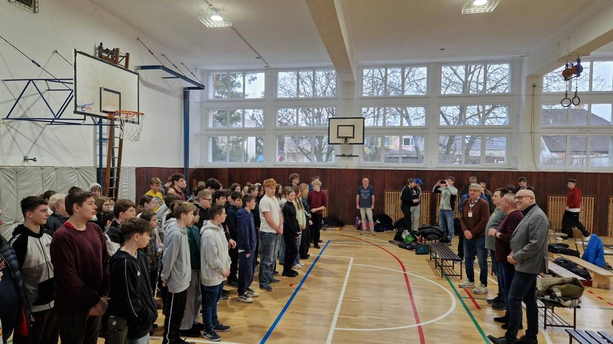 V priestoroch Základnej školy Holubyho v Piešťanoch sa v piatok 6. februára 2026 uskutočnilo 4. kolo Krajskej školskej streleckej ligy Trnavského samosprávneho kraja, ktoré bolo zároveň Majstrovstvami okresu Piešťany a súťažilo sa aj o Putovný pohár primátora mesta Piešťany.