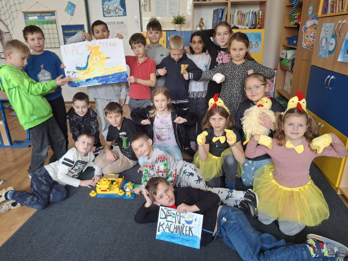 Máte rádi smích? Všichni ví, že prodlužuje život, protože zlepšuje náladu, a tak má pozitivní vliv na zdraví. Tak proč si život zase o trošku neprodloužit? Nás v družině čekal nedlouho po Vánocích další Chechtací týden. Týden, kdy nebylo možné se nesmát a špatná nálada byla téměř trestným činem…