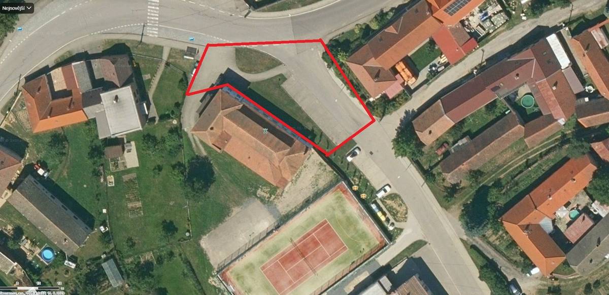 Letošní masopustní představení se uskuteční již tuto sobotu 14. 2. od 9:00 v  prostoru mezi Sokolovnou a domem Ferklových. Žádáme občany, aby v pátek od 17:00 do soboty 12:00 v tomto prostoru neparkovali svá vozidla.