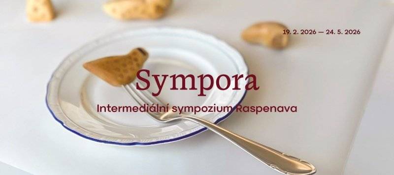 Vernisáž výstavy Sympora | Intermediální sympozium Raspenava v Severočeském muzeu v Liberci představí výsledky dlouhodobého uměleckého setkávání, které se již řadu let koná v Raspenavě za finanční podpory města Raspenavy.  Sympora je intermediální sympozium, jehož hlavní organizátorkou je MgA. Marcela Kindl Steffanová. Ve své koncepci propojuje různé umělecké přístupy – od site-specific instalací až po šperkařskou tvorbu v dialogu s dalšími obory. Na sympozia zve umělce z regionu i z dalších částí republiky.  Výstava ve vestibulu muzea se zaměří především na práce vzniklé během sympozia v roce 2025 a nabídne pohled na tvorbu, která běžně zůstává širší veřejnosti skrytá. Prostřednictvím této výstavy chce muzeum podpořit výrazné a inspirativní kulturní aktivity vznikající v regionu. Vstup zdarma.