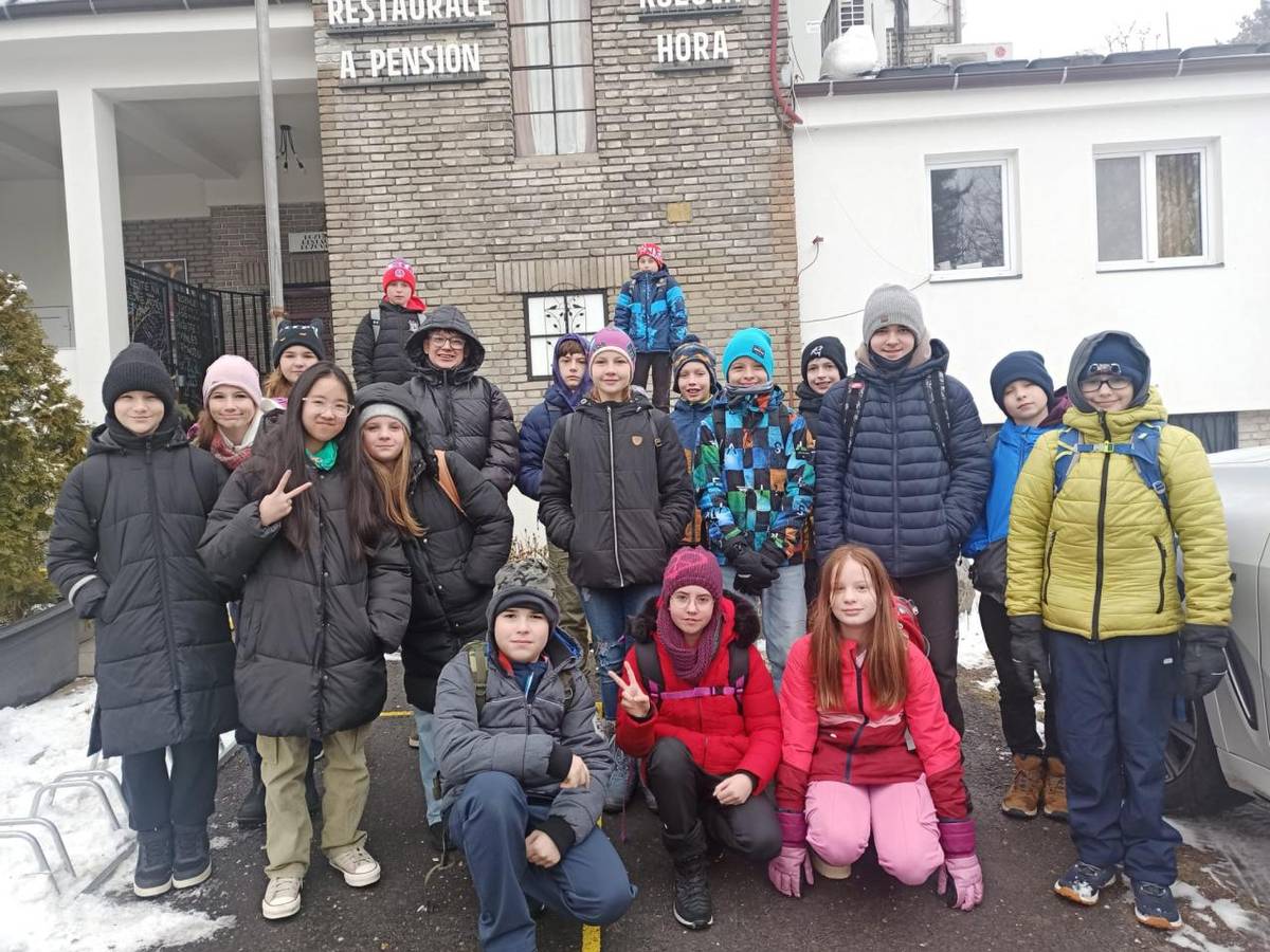 Dne 28. 1. 2026 se žáci 6.A vydali na Kožovu horu.