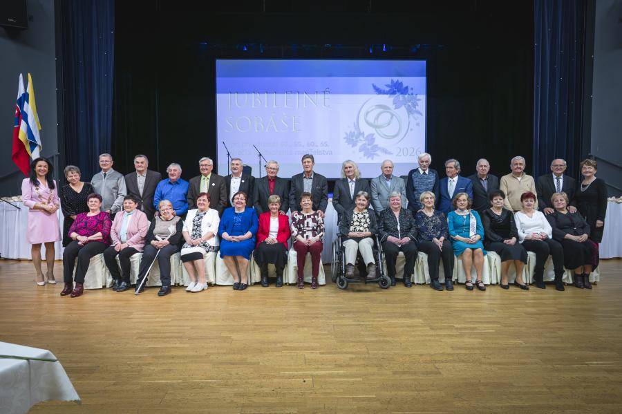 Týždeň lásky v Púchove pokračoval slávnostným podujatím Jubilejné sobáše, ktoré patrilo manželským párom oslavujúcim 50, 55, 60 alebo 65 rokov spoločn...