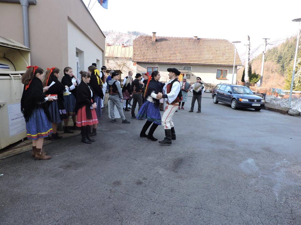 OZ Divadlo Hubová srdečne pozýva  na tradičnú fašiangovú bursu, 14. februára 2026. Stretnutie pred obecným úradom o 8:30.