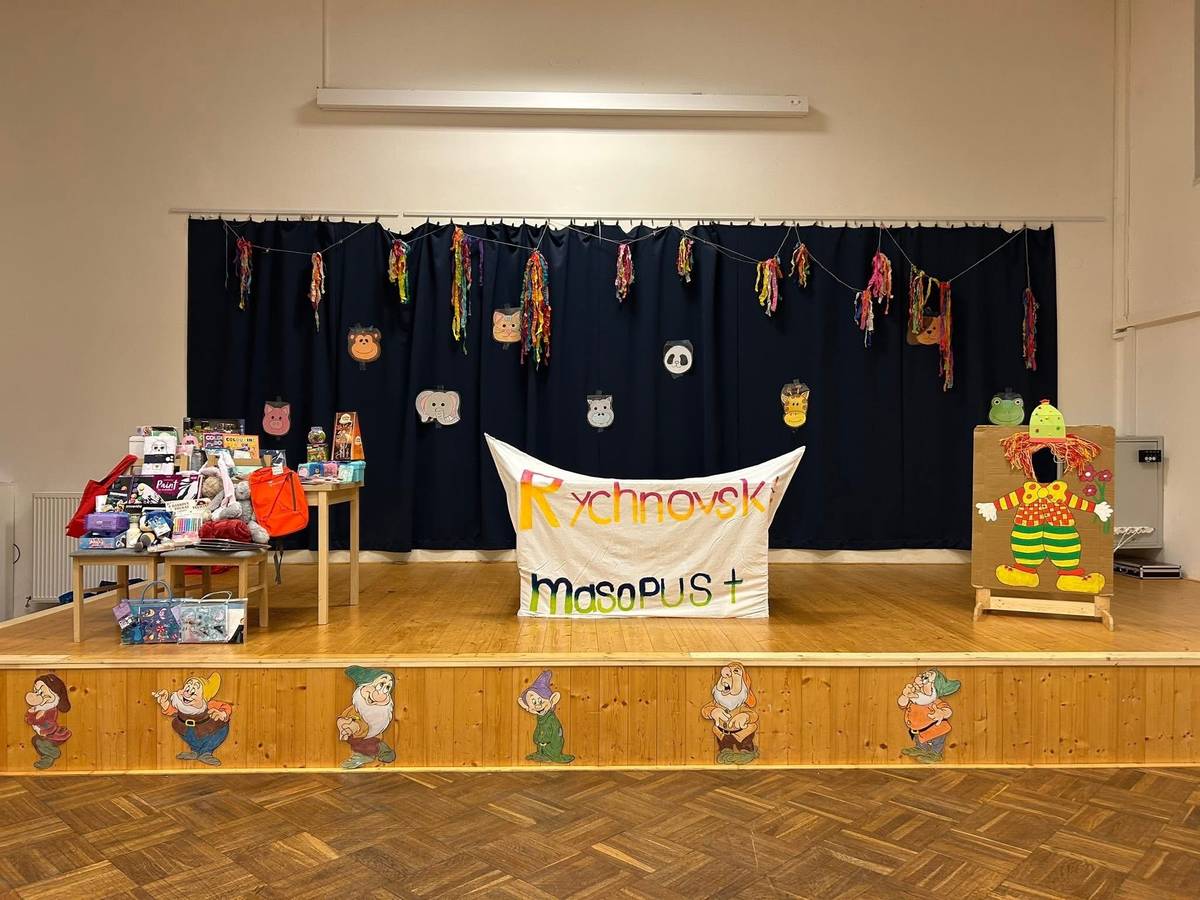 Zveme Vás zítra od 14 h na tradiční masopustní průvod městem, soutěže pro děti na sále Besedy a vyhodnocení nejkrásnějšího kostýmu. Sraz na náměstí. Pořádá RC Klubíčko.