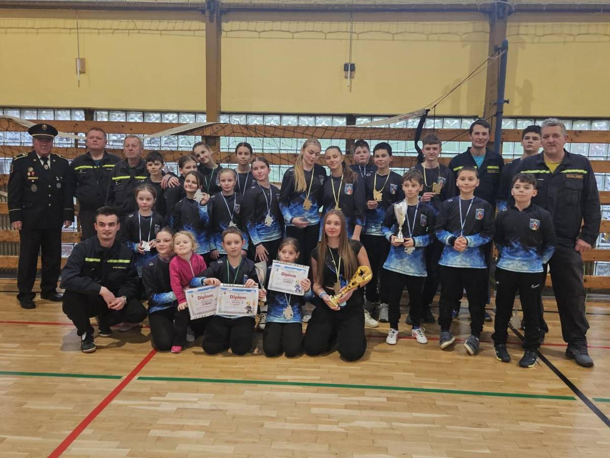 Nový súťažný rok 2026 odštartovali naši mladí hasiči v Žiline, kde sa zúčastnili Zimného halového kola hry Plameň. V sobotu 7. februára sa na novom mieste, v telocvični ZŠ Martinská, strelo 34 družstiev mladých hasičov z okresu Žilina.