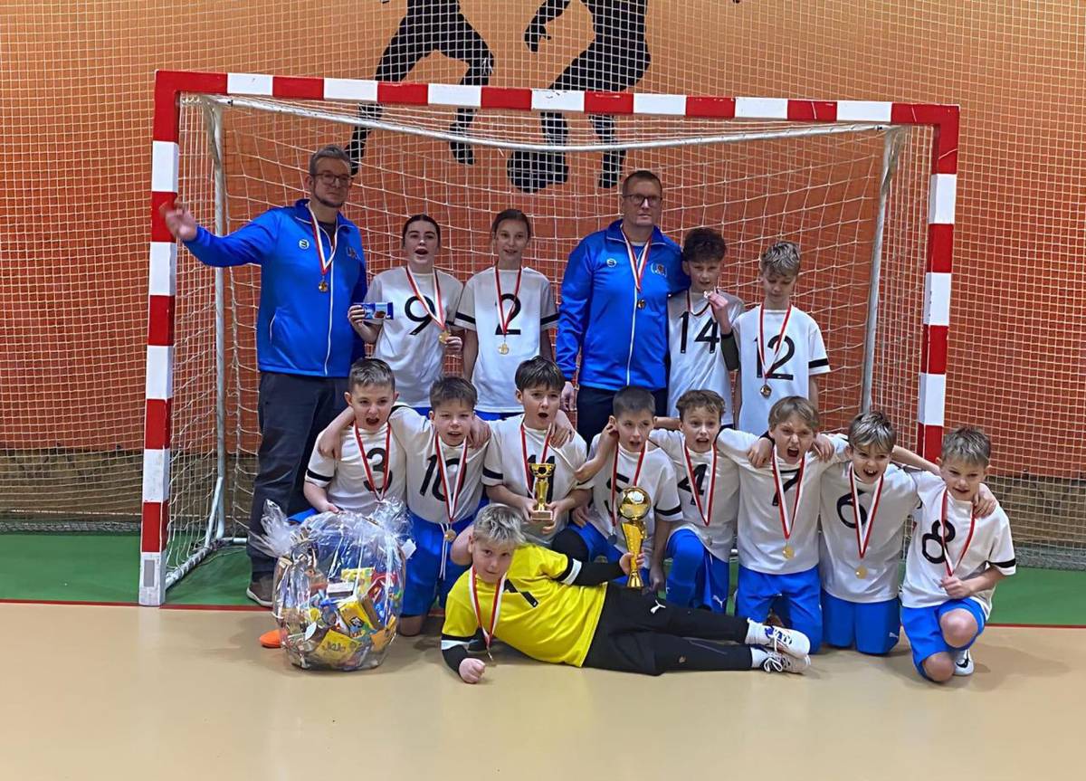 Starší přípravka si 14. 2. zaslouženě došla pro zlaté vítězství v týnské halové lize!!