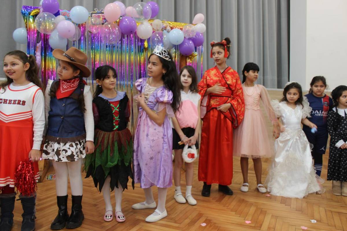 V obci Hontianske Tesáre sa konal už druhý ročník fašiangového karnevalu, ktorý opäť priniesol množstvo radosti, smiechu a krásnych detských masiek. Tento rok pribudli ďalšie originálne kostýmy, na ktorých si deti spolu s rodičmi a starými rodičmi dali naozaj záležať.