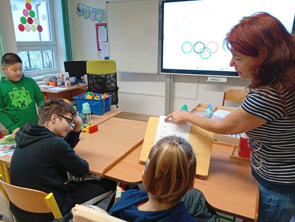 Velkou inspirací k multikulturnímu vzdělávání pro nás byly olympijské kruhy, které propojují kontinenty i jednotlivé sportovce.